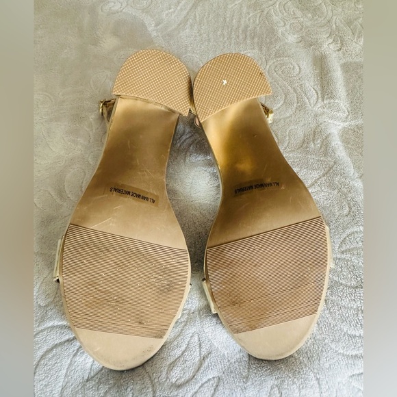 New York & Company Heels, Size 7, Gold Color - Picture 2 of 4